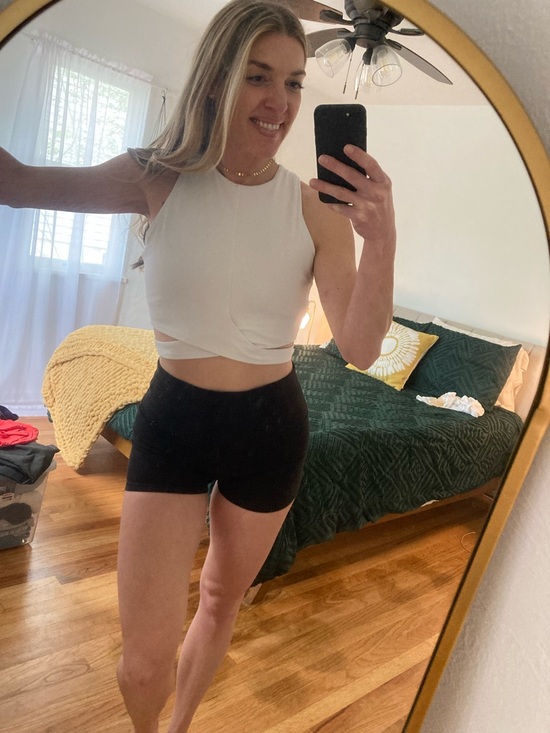 Athleta Tops - Athleta Cream Twist-Detail Crop Top